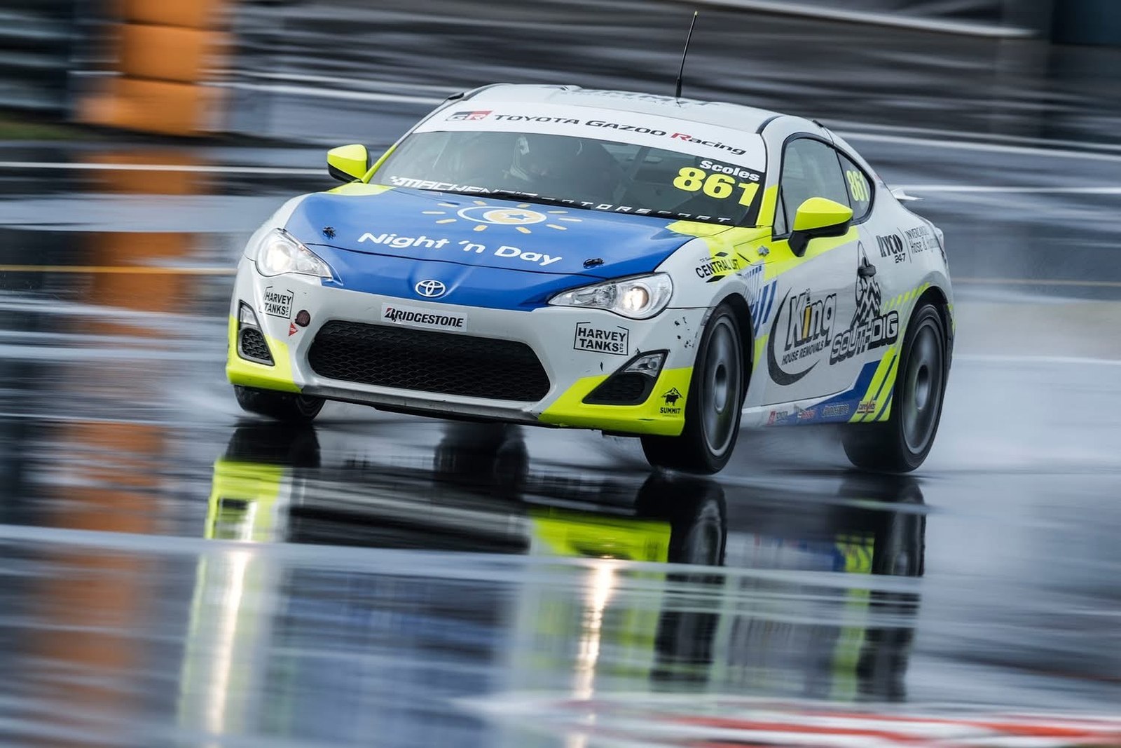 Nieko Scoles Racing action photo