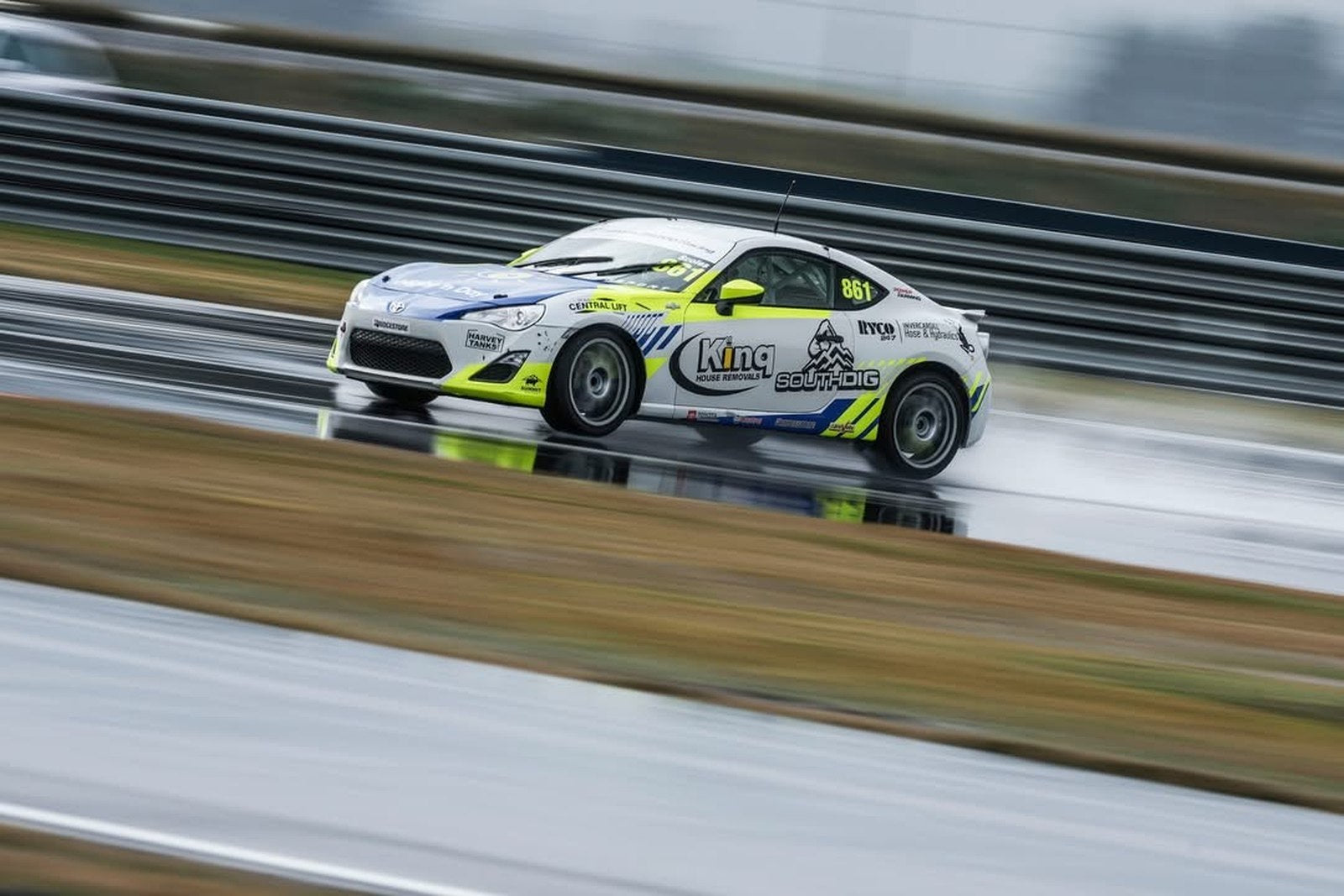 Nieko Scoles Racing action photo